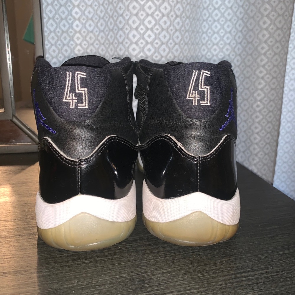Jordan 11 space jams - Picture 5 of 5